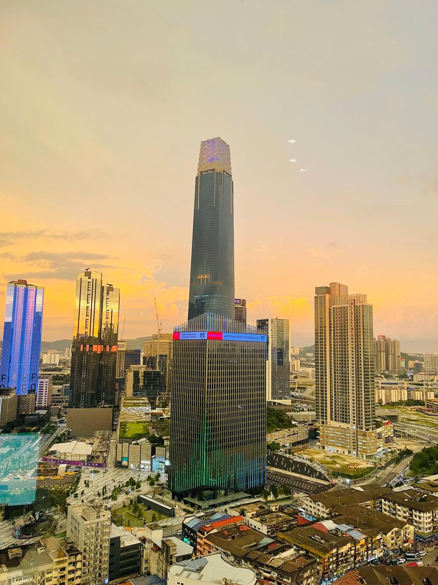 Appartamento Axon Infinity Pool Kl Kuala Lumpur Esterno foto
