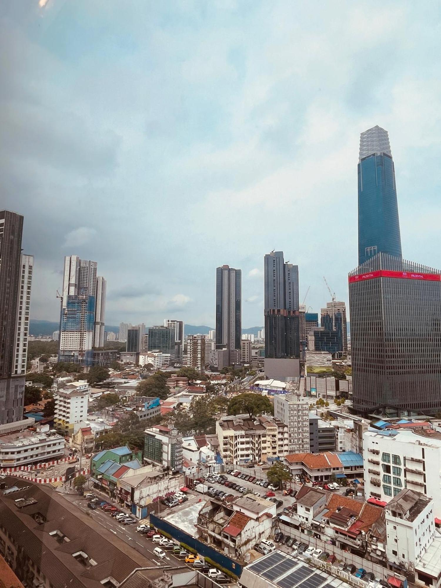 Appartamento Axon Infinity Pool Kl Kuala Lumpur Esterno foto