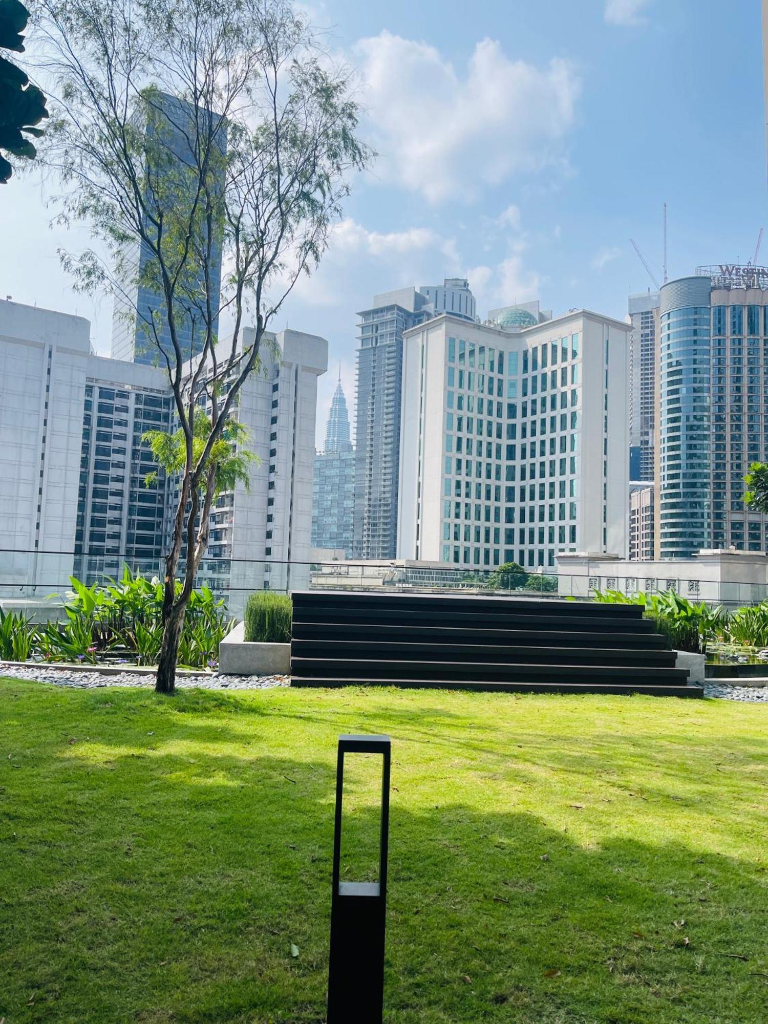 Appartamento Axon Infinity Pool Kl Kuala Lumpur Esterno foto