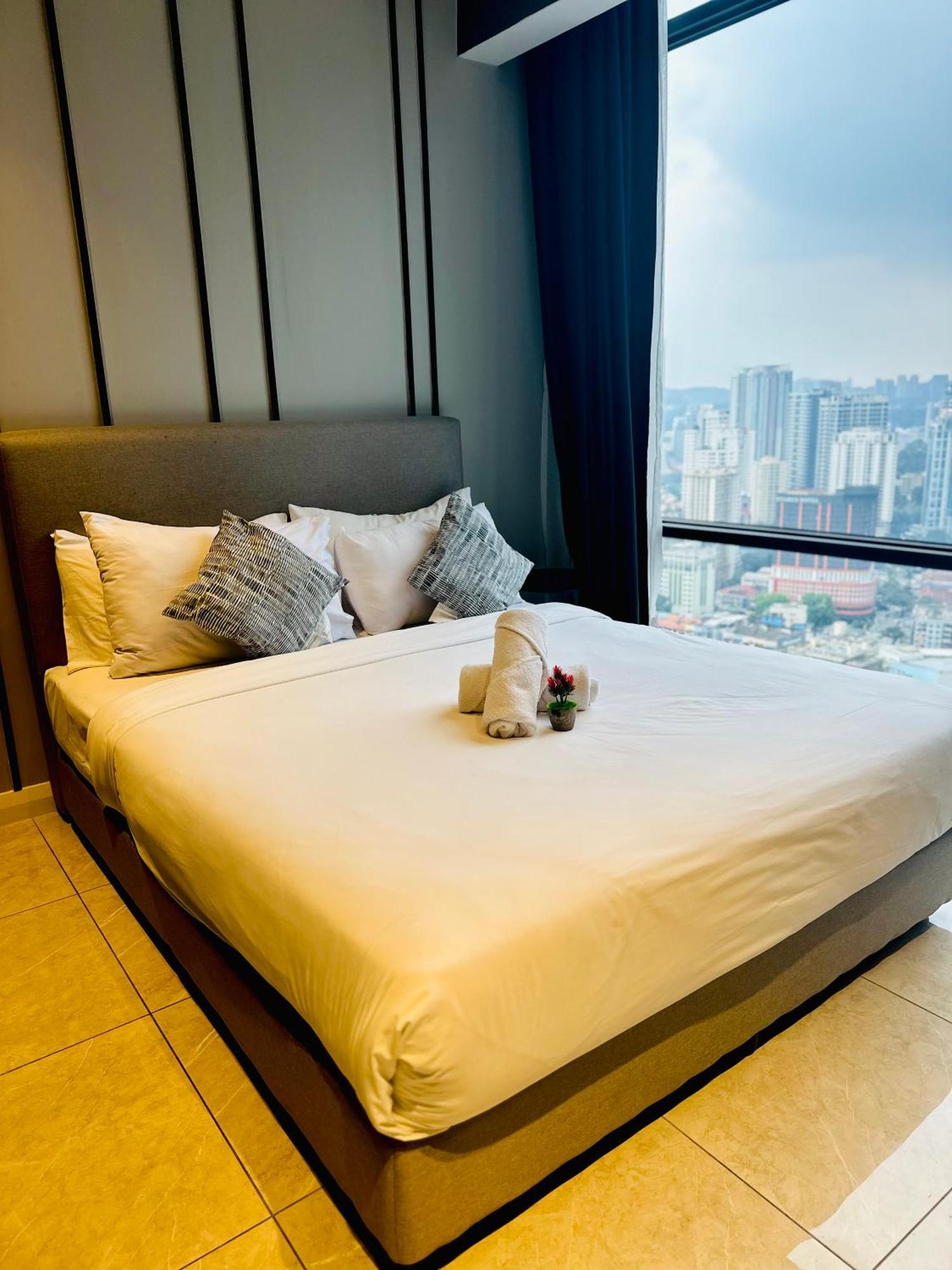 Appartamento Axon Infinity Pool Kl Kuala Lumpur Esterno foto
